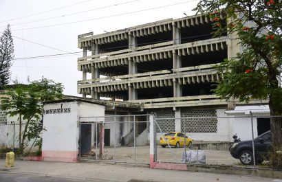 El edificio del Ministerio de Agricultura y Ganadería (MAG) en Portoviejo