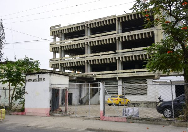El edificio del Ministerio de Agricultura y Ganadería (MAG) en Portoviejo