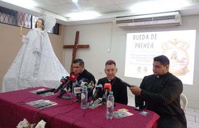 El Arzobispo Eduardo Castillo y el rector del santuario, Néstor Suárez, dieron detalles de las actividades.