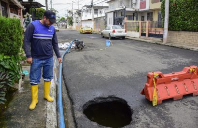 SOCAVONES-AV.-DEL-EJERCITO-Y-CALLE-SANTA-ANA