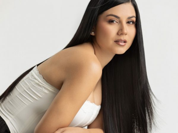 Gissela Flores: Maquillaje, política y un sueño capilar hecho realidad