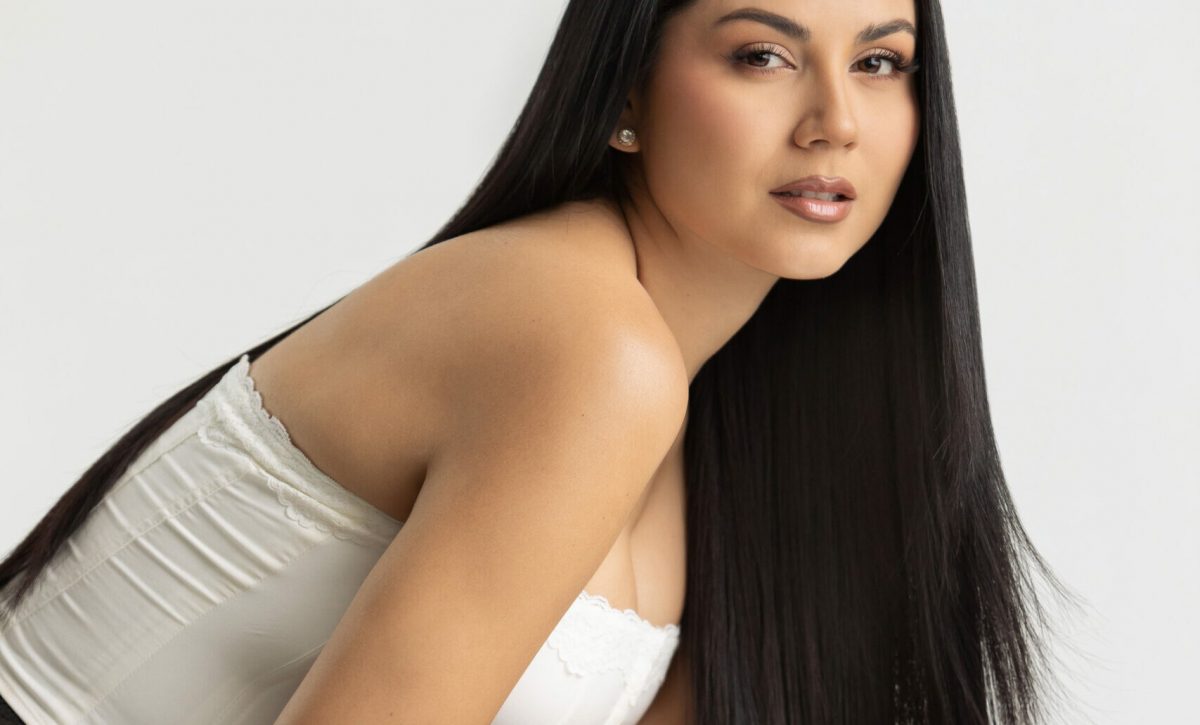 Gissela Flores: Maquillaje, política y un sueño capilar hecho realidad