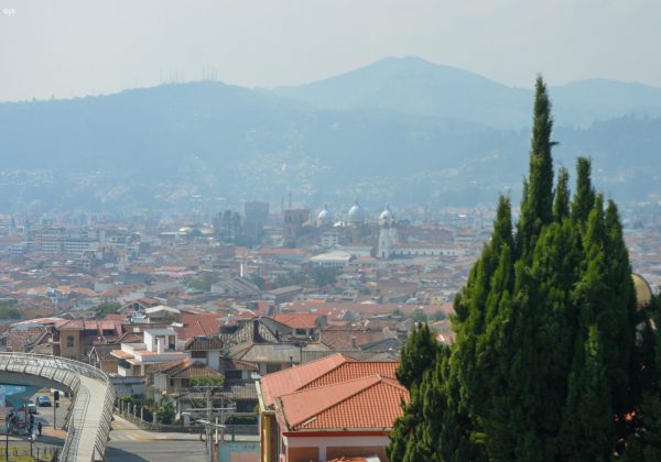 Cuenca con clima parecido a Quito: frío y lluvias se esperan este miércoles