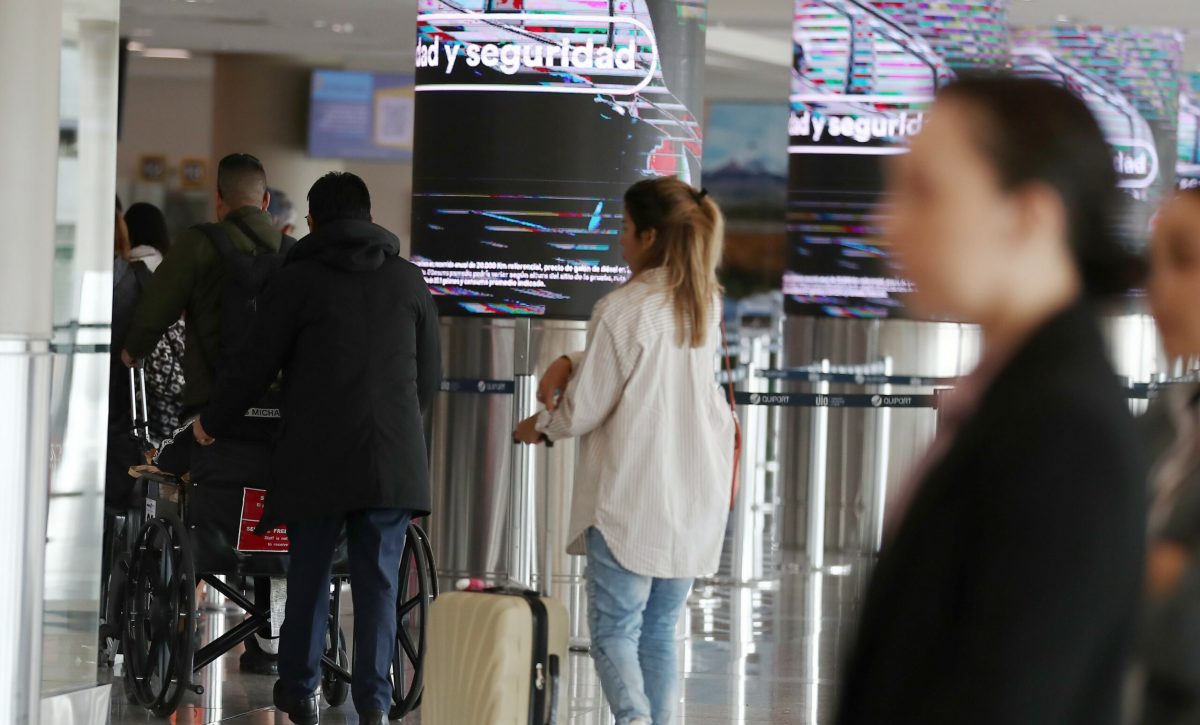 Llegada de ecuatorianos al aeropuerto de Quito