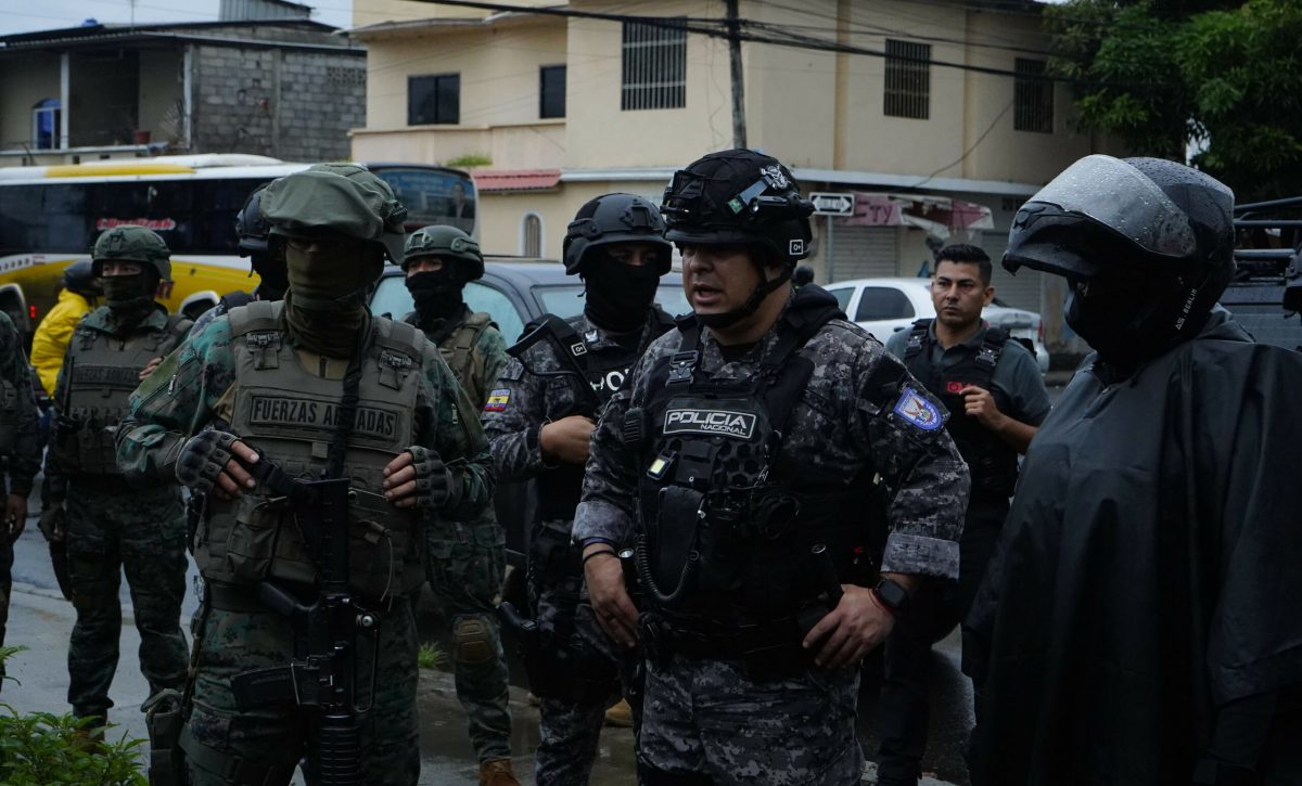 En varios sectores del cantón Durán la Policia Nacional en conjunto con el Grupo de Operaciones Militares de Ambito Interno (GOMAI-DURAN) realizaron el operativo "Tormenta 19". Fotos: César Muñoz/API
