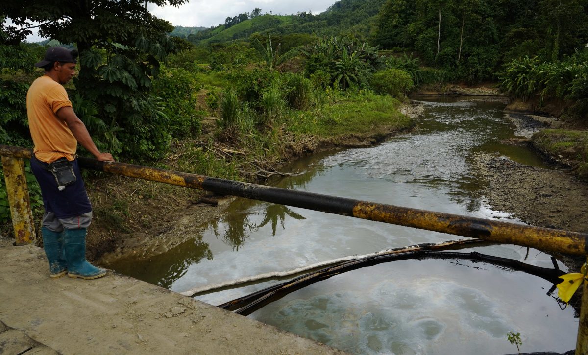 Petroecuador inicia indemnización por derrame de petróleo en Esmeraldas.