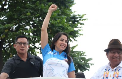 Luisa González emitió una denuncia pública afirmando que el gobierno del presidente Daniel Noboa ordenó el retiro del dispositivo de seguridad