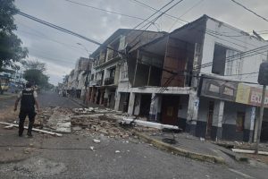 Las viviendas sufrieron afectaciones en sus fachadas tras sismo en Esmeraldas