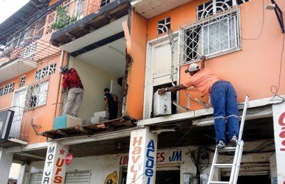 Más de 850 afectados tras fuerte sismo en Esmeraldas: daños en viviendas y escuelas