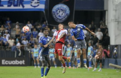 Edison Carcelén marcó el gol que le dio la victoria a Técnico Universitario ante Emelec