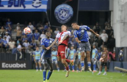 Edison Carcelén marcó el gol que le dio la victoria a Técnico Universitario ante Emelec
