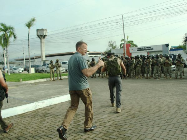 Erik Prince, fundador Blackwater, participó en un operativo en el suburbio de Guayaquil denominado Apolo 13