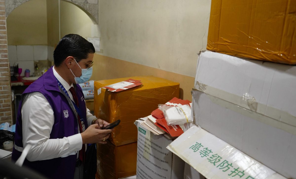 Arcsa decomisa más de 7 mil medicamentos irregulares en operativo en la Bahía de Guayaquil