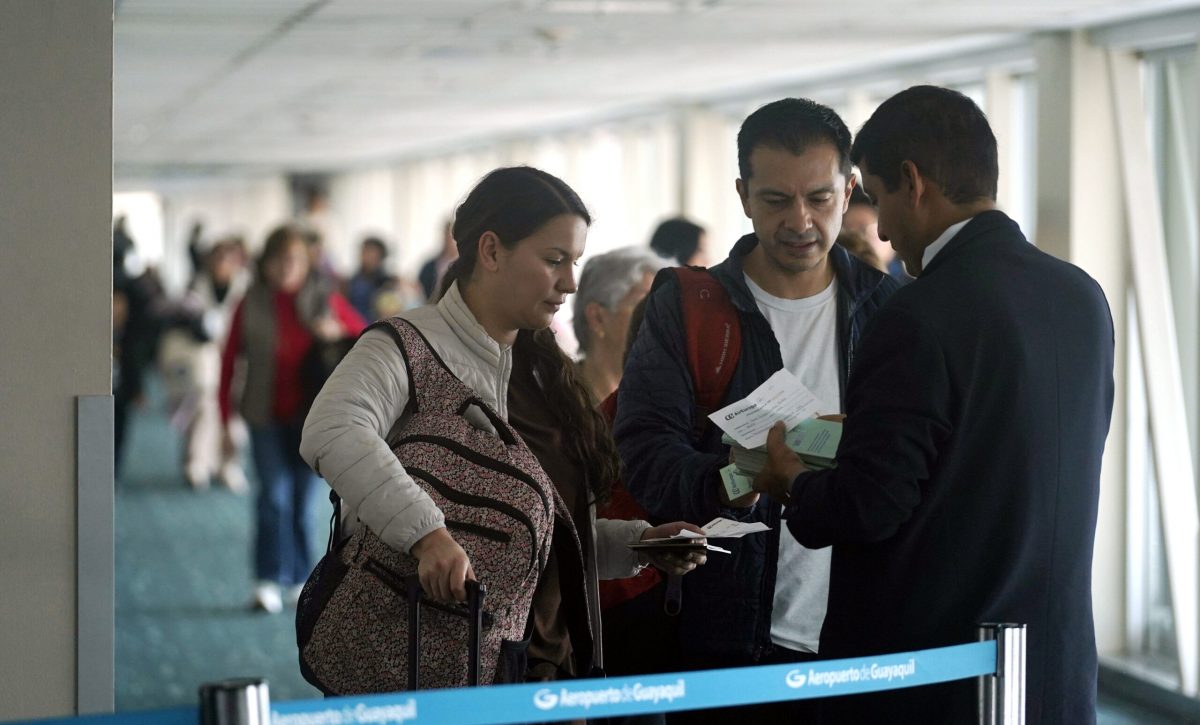 Arribo de pasajeros al Aeropuerto José Joaquín de Olmedo de Guayaquil