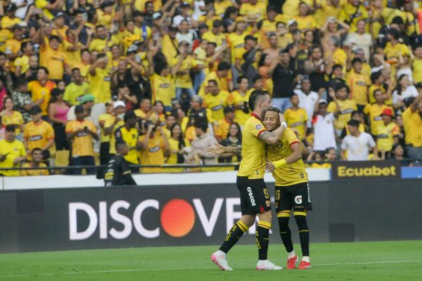 ¡Victoria amarilla! Barcelona derrota a Emelec en el Clásico del Astillero 236
