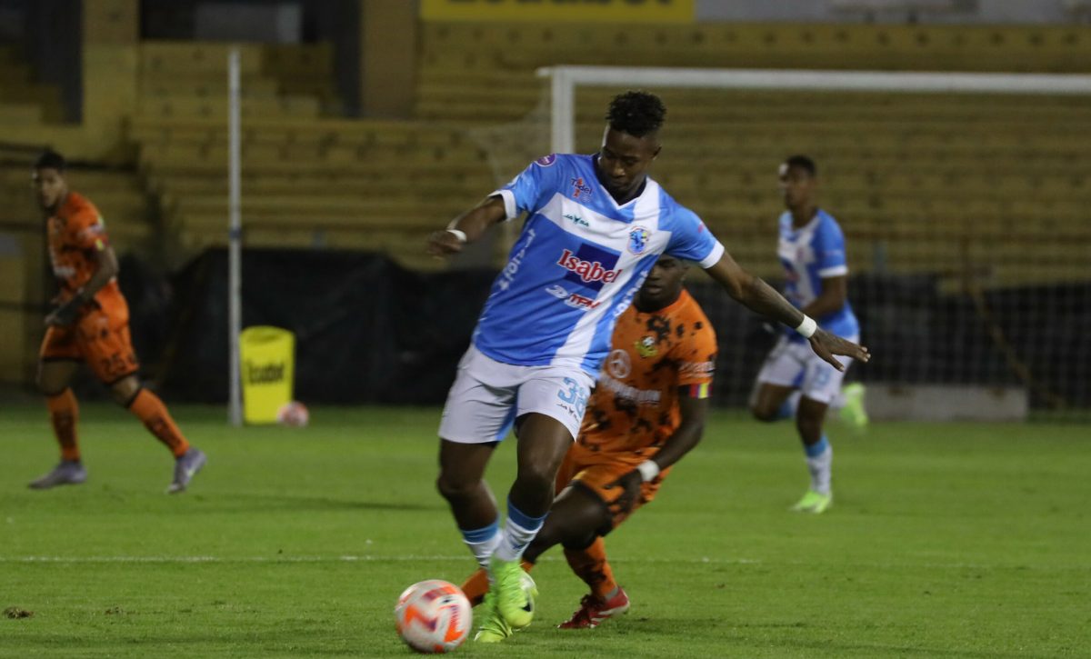 Mateo Ortiz, jugador del Manta FC.
