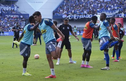 Futbolistas de Emelec desmienten a su presidente y detallan atrasos de sueldos