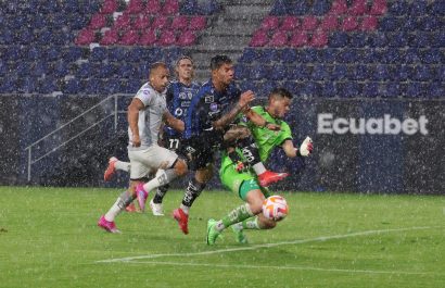 Este partido marcó el regreso de Brian Heras, portero de Delfín SC. FOTO: API.
