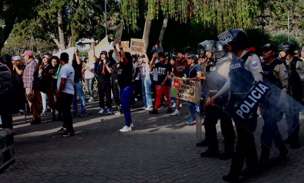 Conaie mantiene paro nacional con cierres de vías y 103 heridos en 22 provincias. FOTO: API.