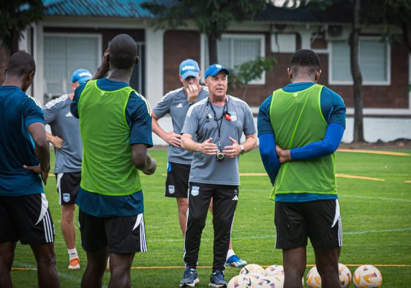 Emelec no cierra el mercado de fichajes
