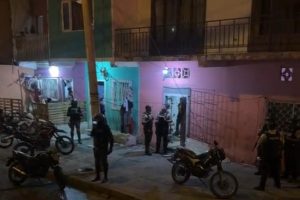 El hecho ocurrió en el barrio Miraflores, en Manta. FOTO: Captura de pantalla.