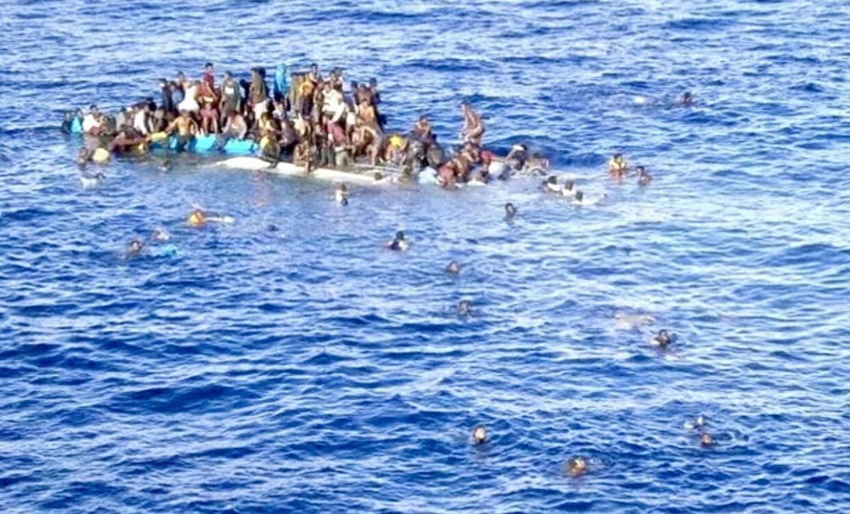 26 fallecidos en naufragio frente a las costas italianas