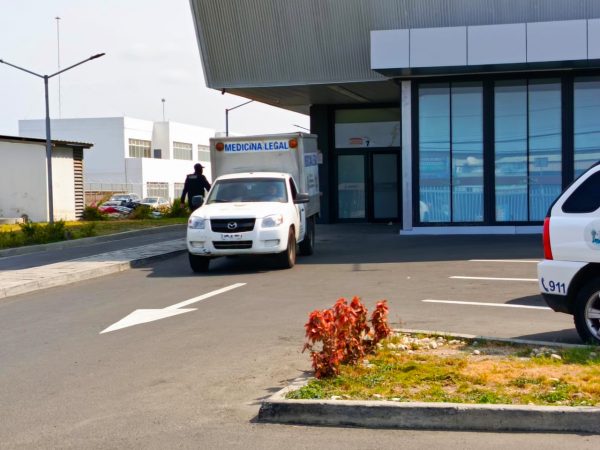 La víctima fue llevada al hospital del Seguro Social donde se confirmó su muerte.