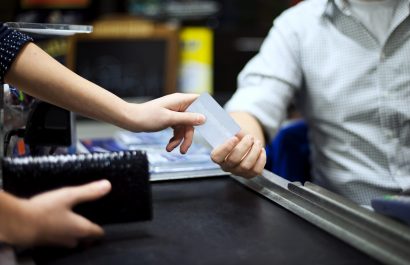 29 entidades operan ilegalmente en el sistema financiero ecuatoriano, advierte la Superintendencia de Bancos