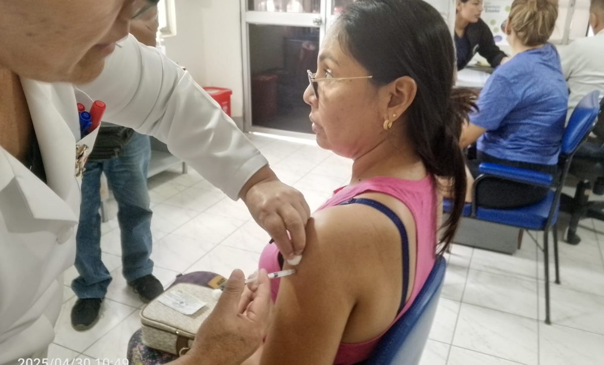 32 centros de salud están habilitados en Portoviejo para el proceso de vacunación contra la fiebre amarilla.