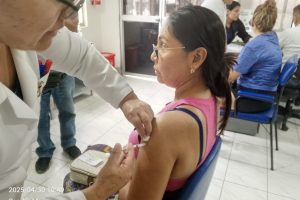 32 Centros de Salud en Portoviejo habilitados para vacunación gratuita contra fiebre amarilla