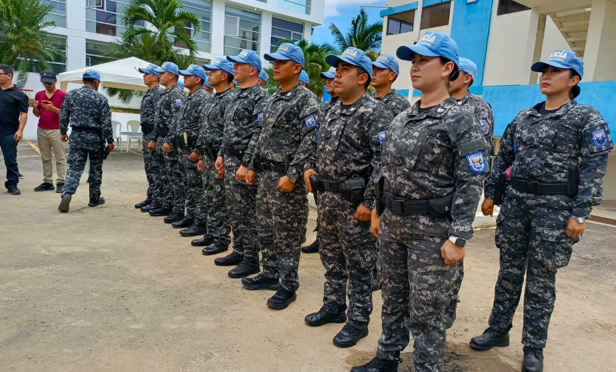 Cascos Azules de la Policía llegaron a Manabí para ayuda humanitaria.