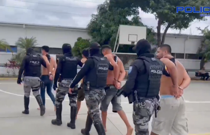 Los cuatro detenidos con droga fueron llevados al UVC a espera de la audiencia.