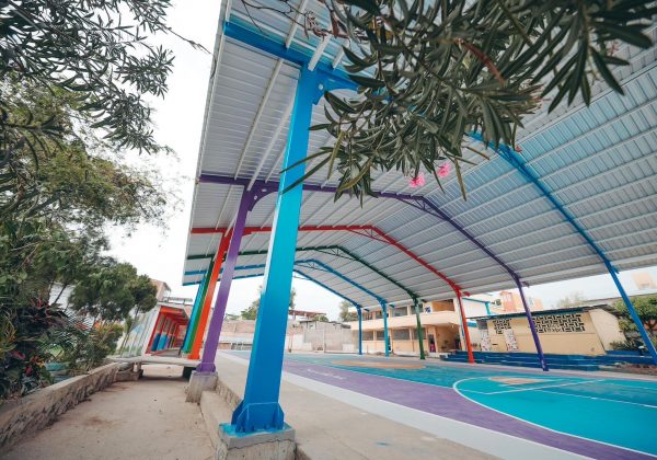 Avanza la construcción de cubiertas escolares