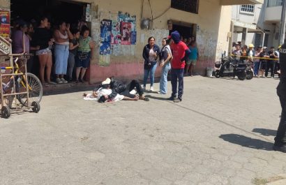 “Lo remataron en el suelo”: sicarios ejecutan a hombre en mercado de Huaquillas