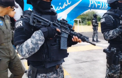 Bajo máxima seguridad: alias “4K” es trasladado desde Manta a Guayaquil