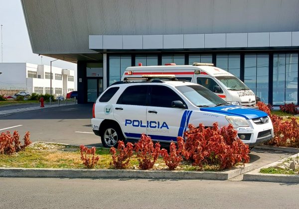 A ambos heridos los trasladaron al hospital del Seguro Social de Manta.