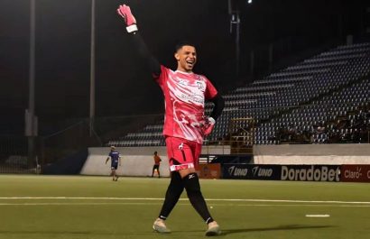 Gabriel Urbina, el arquero nicaragüense que ataja como Miss Universo