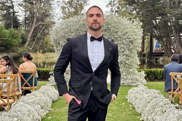 Con amor propio: Johann Vera brilla en el mes del orgullo con un reconocimiento