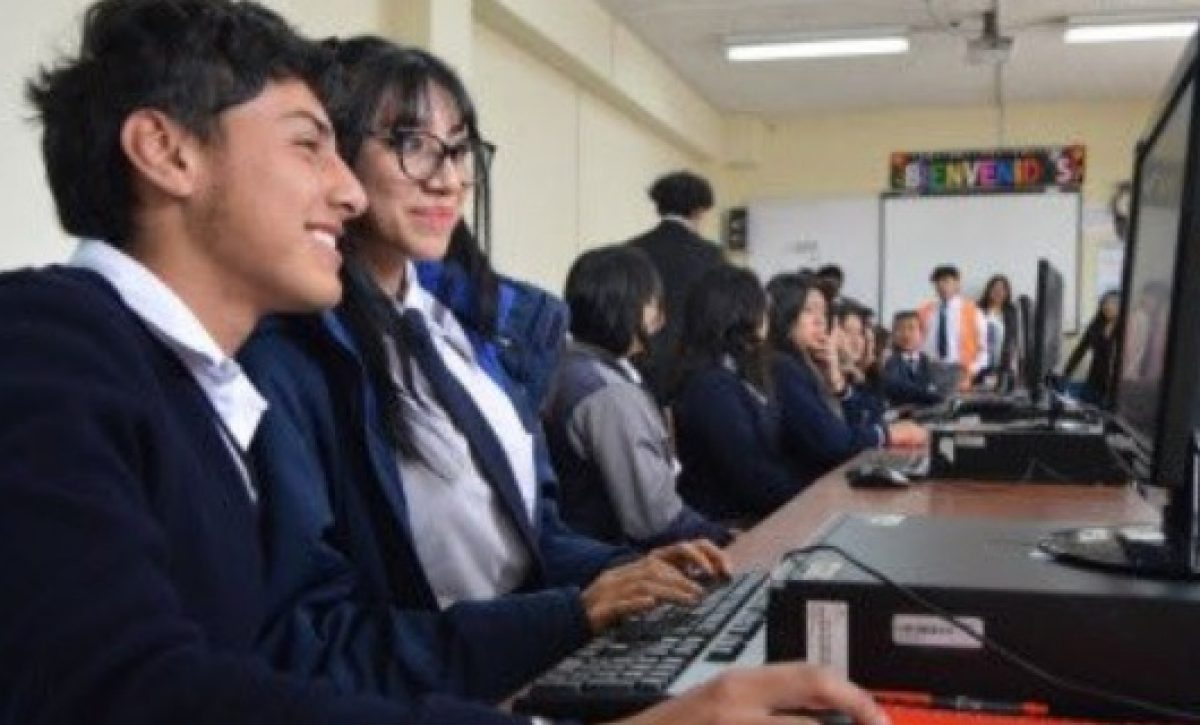 515 instituciones educativas reanudan clases presenciales en la Costa y Galápagos