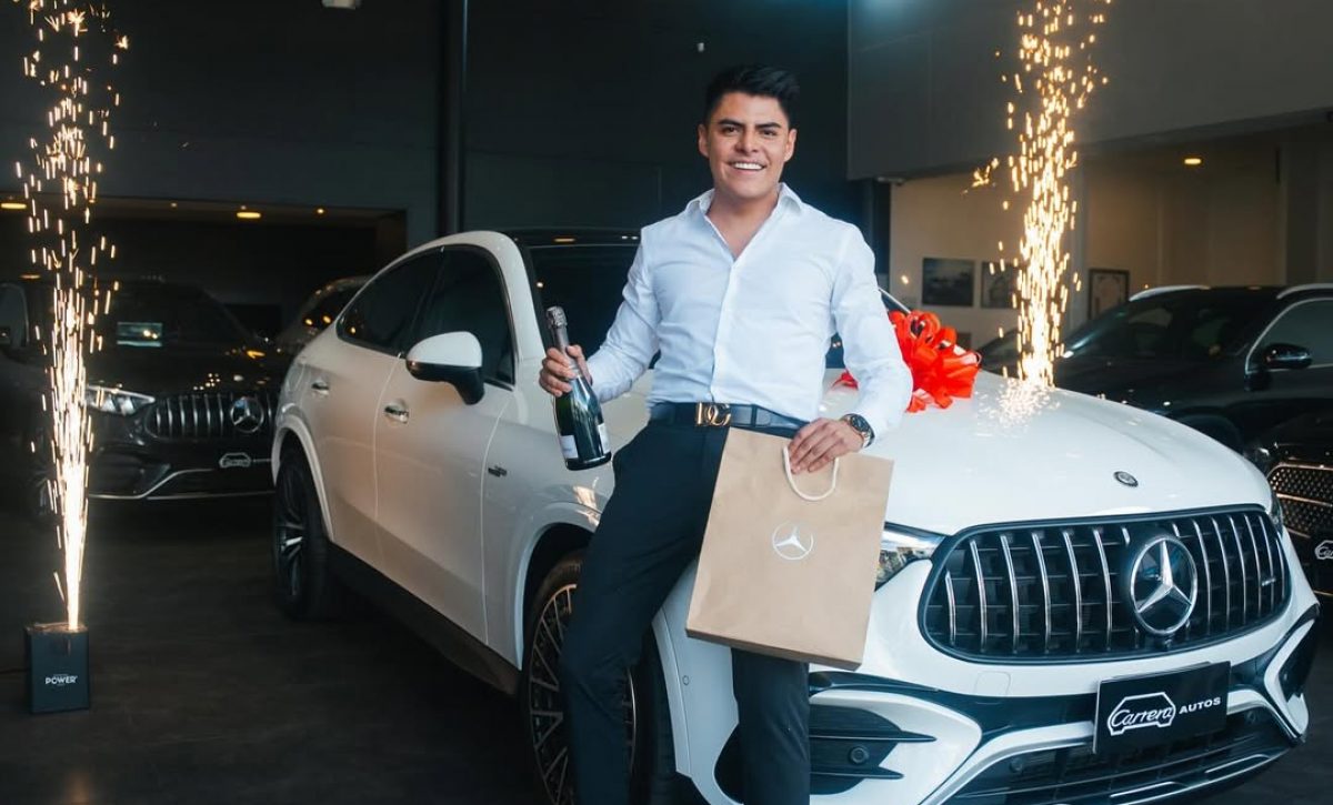 influencer-ecuatoriano-kike-jav-compra-auto-valorado-en-mas-de-100-000-dolares