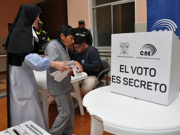 537 personas mayores de 50 años con discapacidad física igual o superior al 75% participaron del proceso Voto en casa. Foto: Api