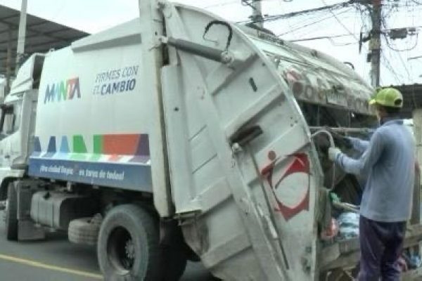 El municipio de Manta alquilará seis recolectores