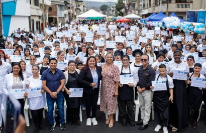 Durante cuatro intensas semanas, los 644 participantes absorbieron 32 horas de clases presenciales.