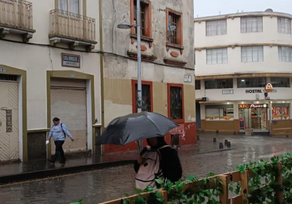 Cuenca se prepara para un jueves con clima frío y lluvias intermitentes