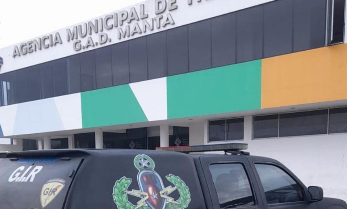 Controles en la Agencia Pública de Movilidad tras la detención de un funcionario.