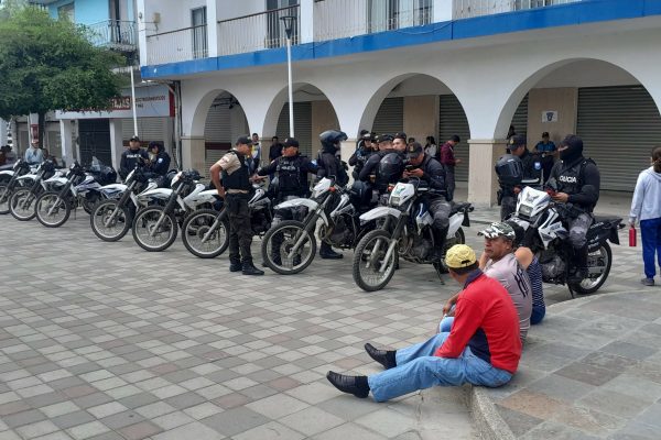 Obreros municipales levantan protestas