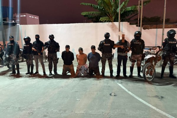 Los tres detenidos son acusados de secuestrar a un comerciante.