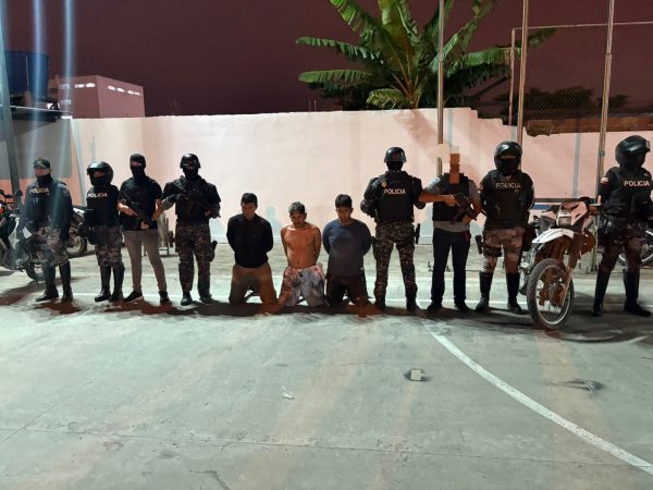 Los tres detenidos son acusados de secuestrar a un comerciante.