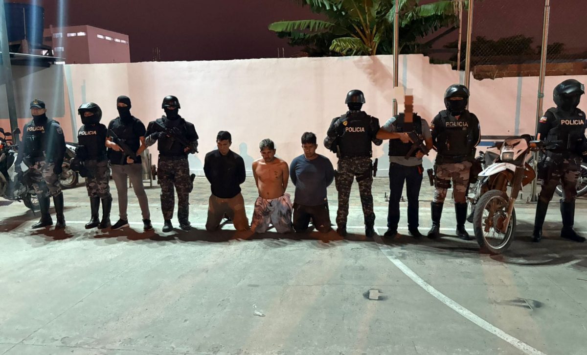 Los tres detenidos son acusados de secuestrar a un comerciante.
