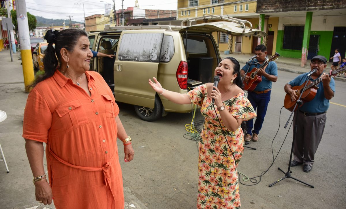 El Día de la Madre, que se celebrará este domingo 11 de mayo, se convierte en un motor económico y cultural para Manabí